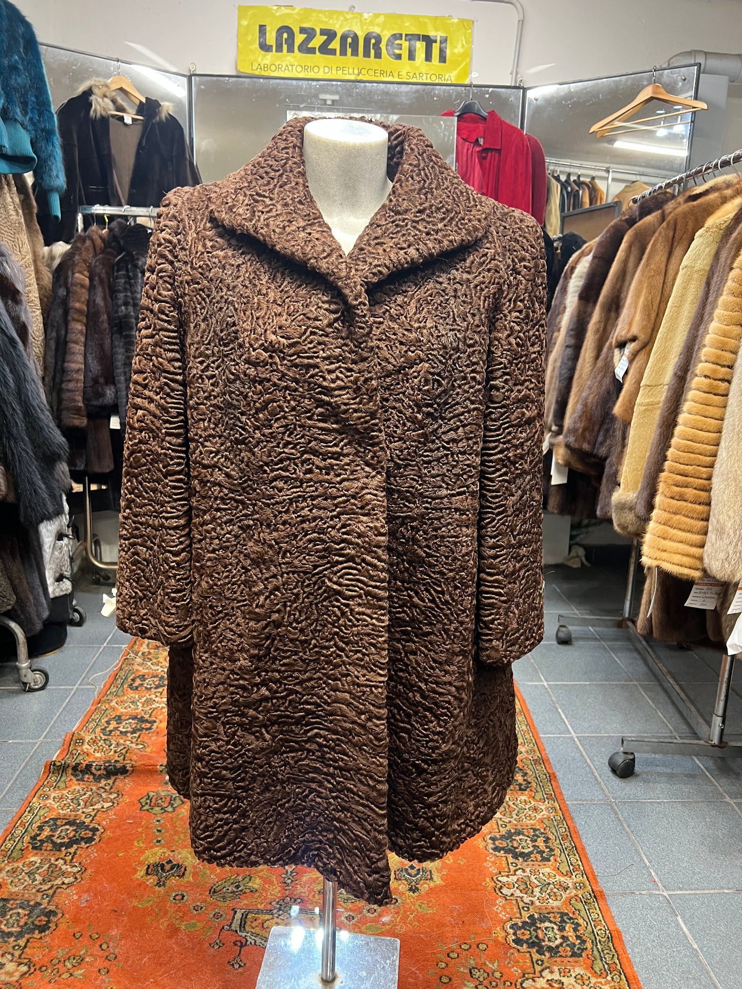 Manteau en fourrure Persan ( astrakan)