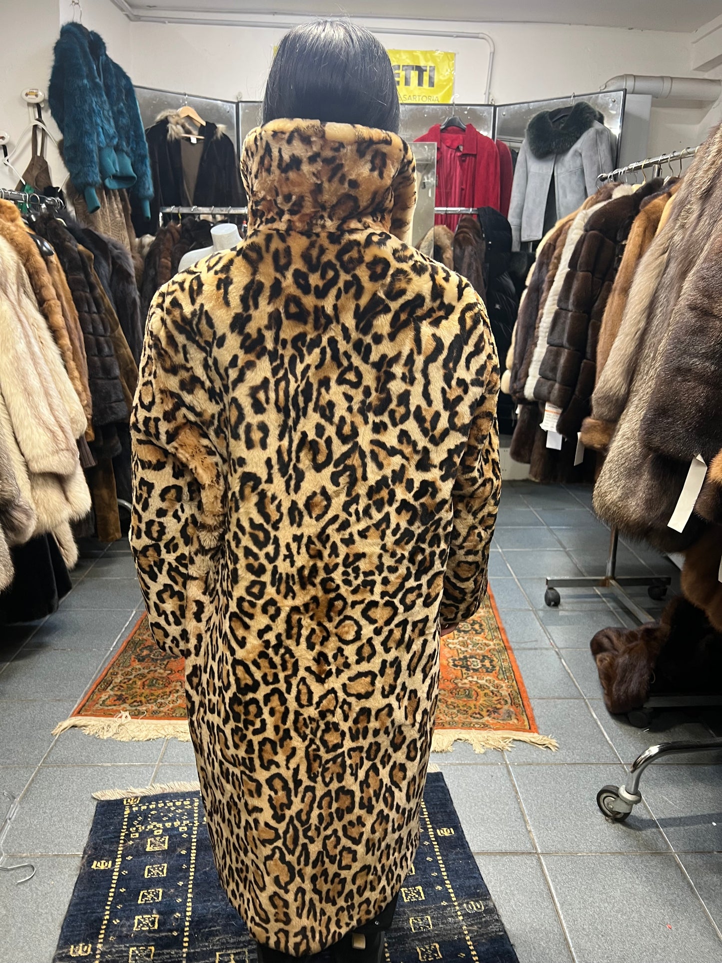 Léopard en fourrure écologique