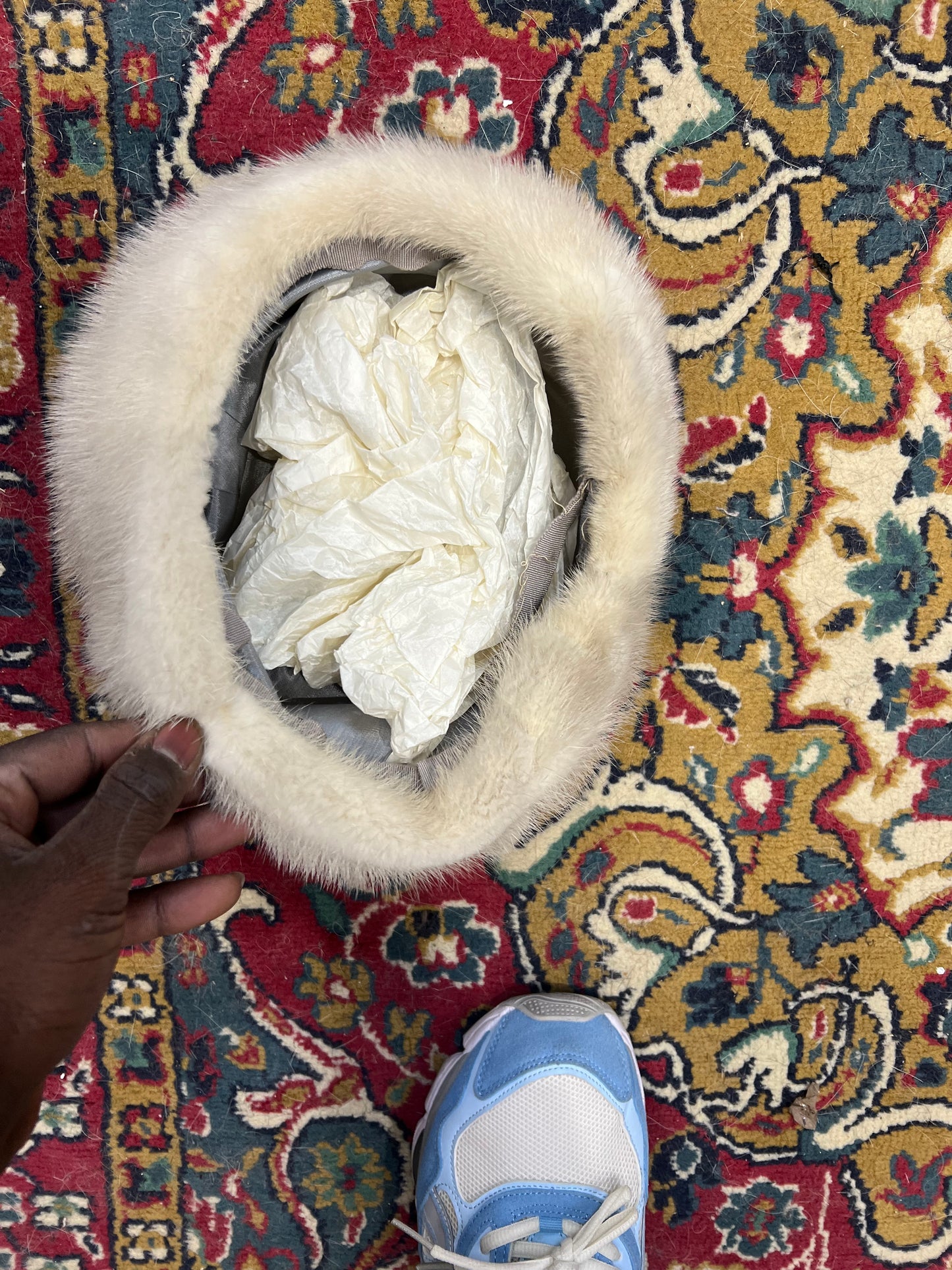 Bonnet en fourrure de vison clair