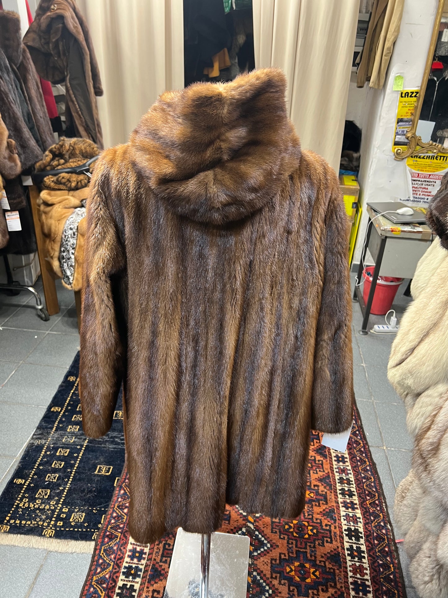 Fourrure vison avec capuche