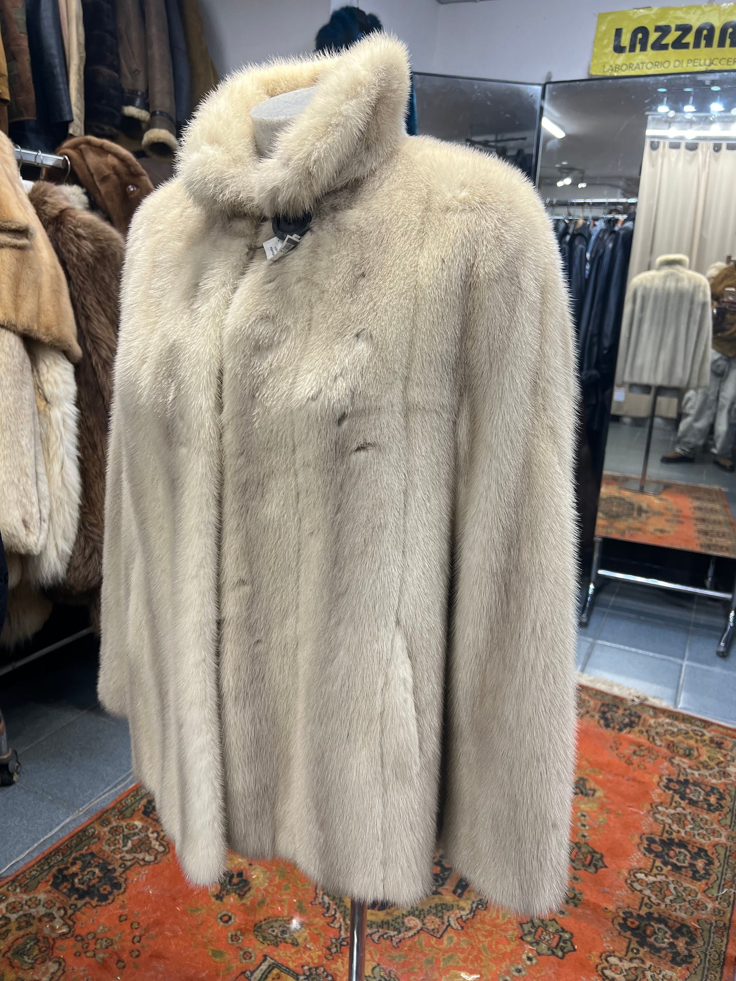 Fourrure de Vison claire 2456