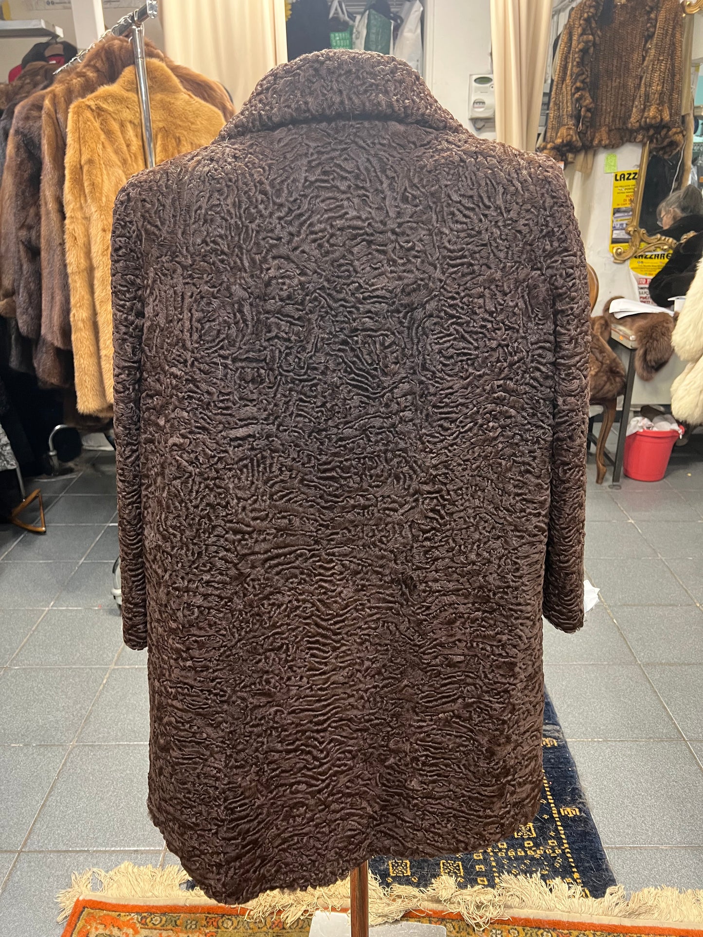 Manteau en fourrure Persan ( astrakan)