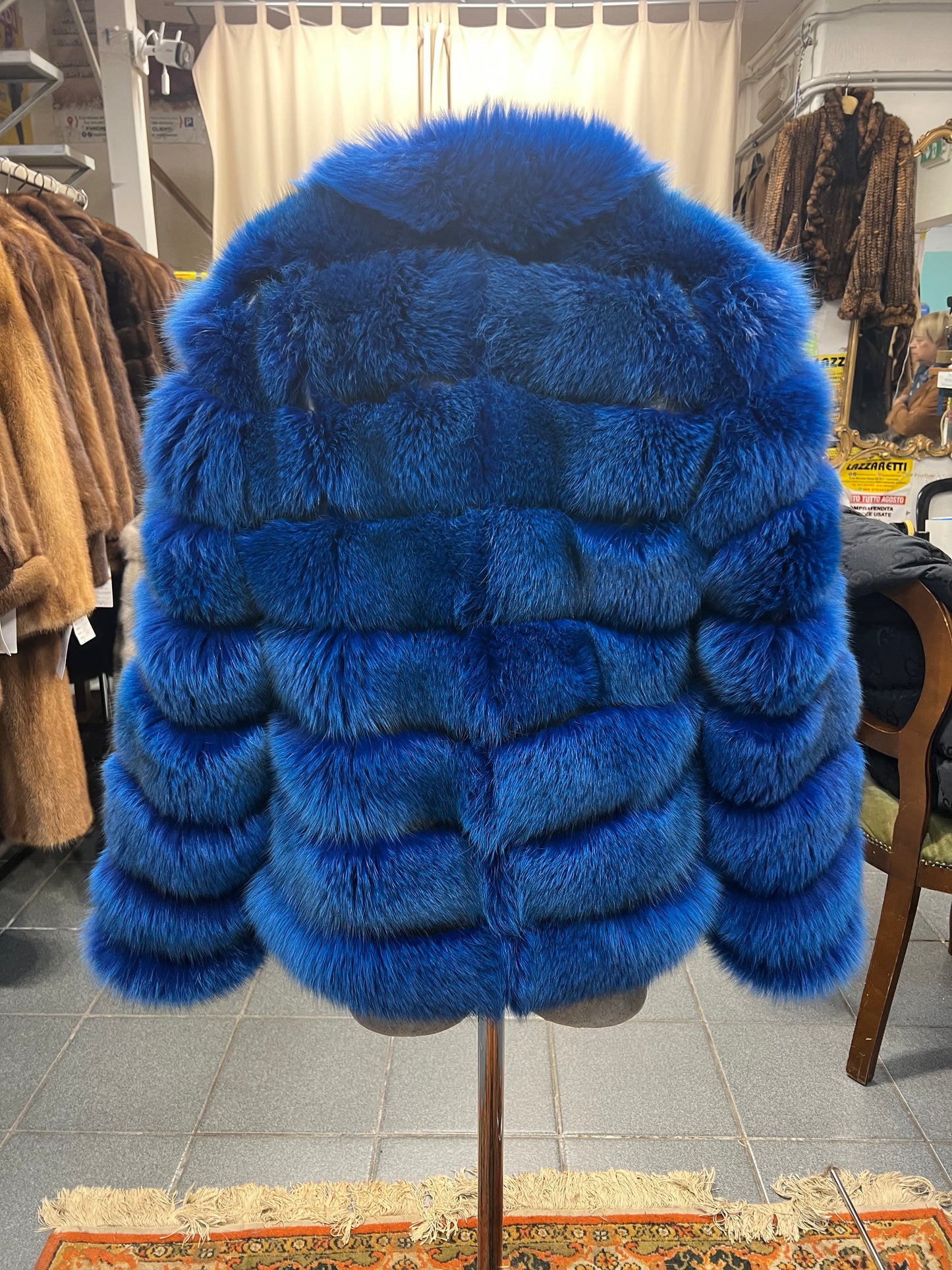 Manteau en renard bleu new collection