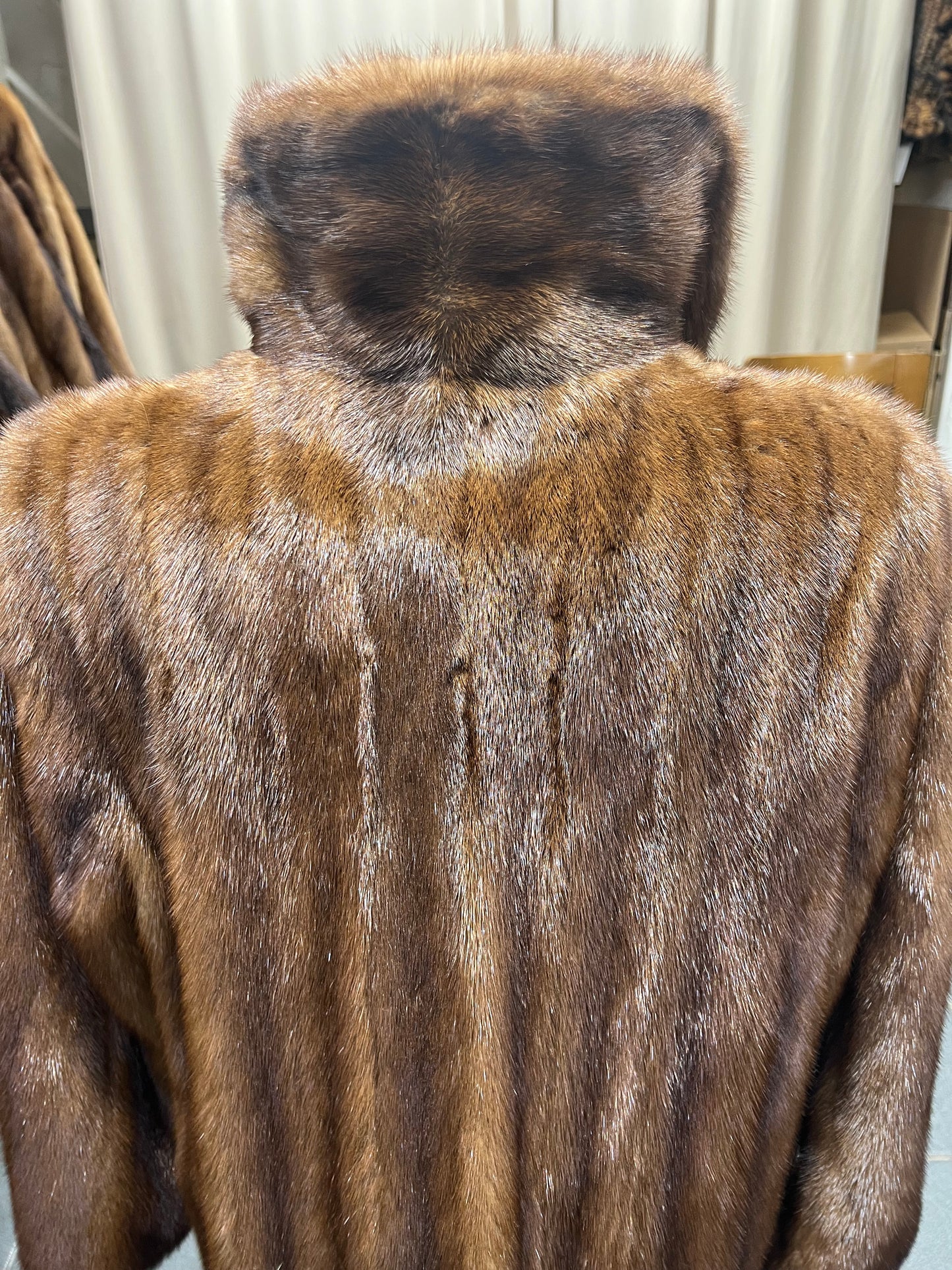 Manteau en fourrure de vison marron chocolat