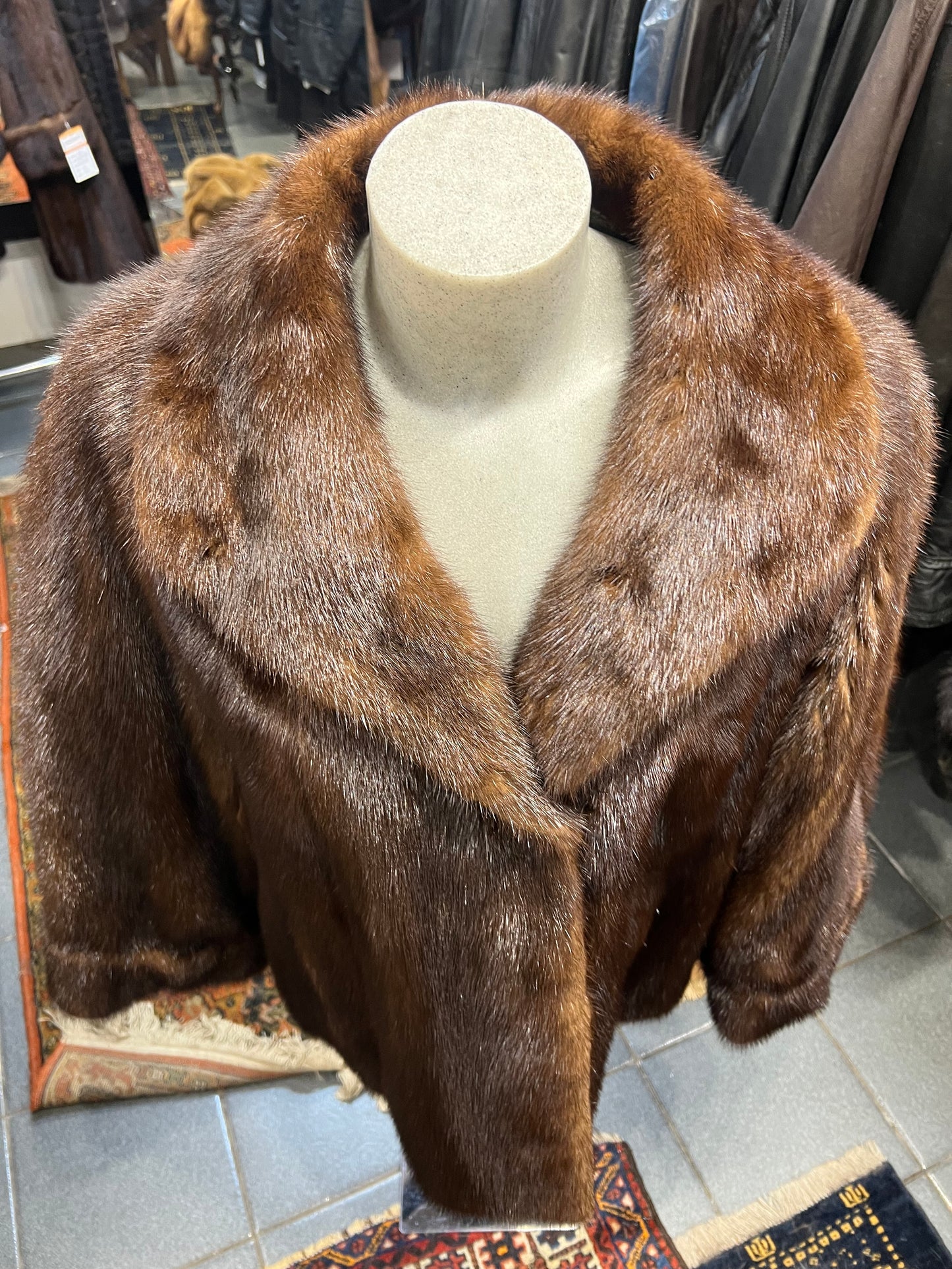 Fourrure de Vison marron foncé