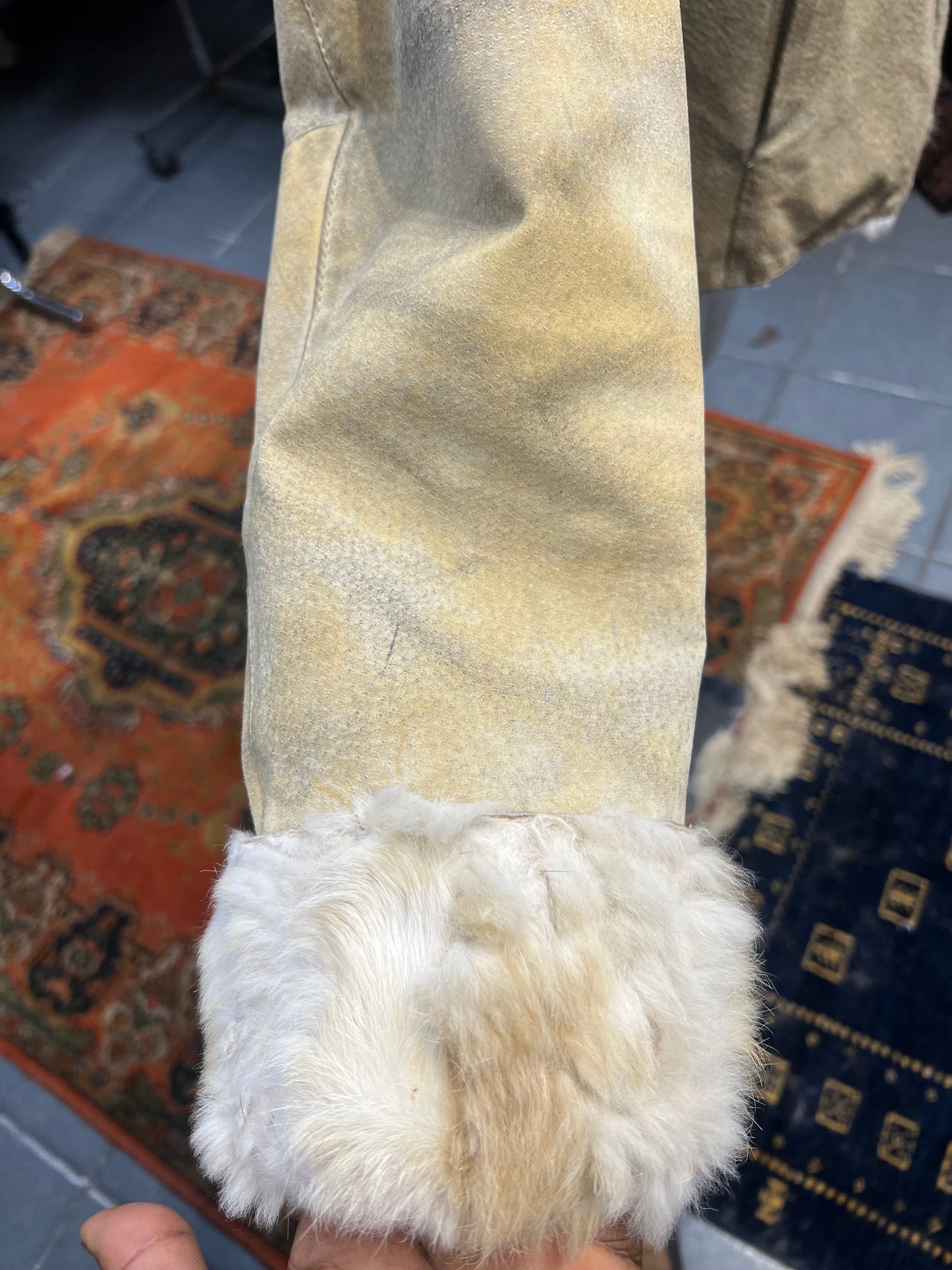 Cape vera pelle du doublure et poignée en fourrure