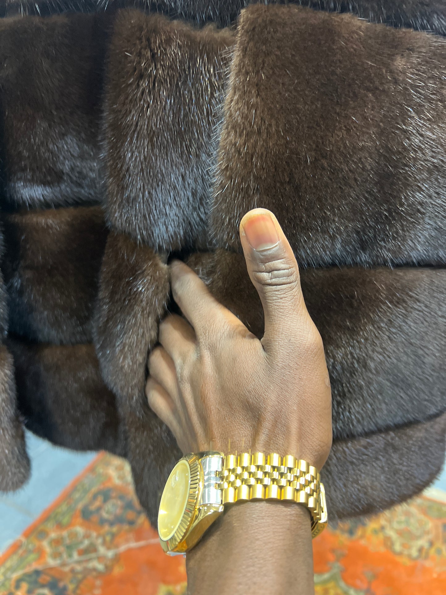 Manteau en fourrure de vison foncée 2636