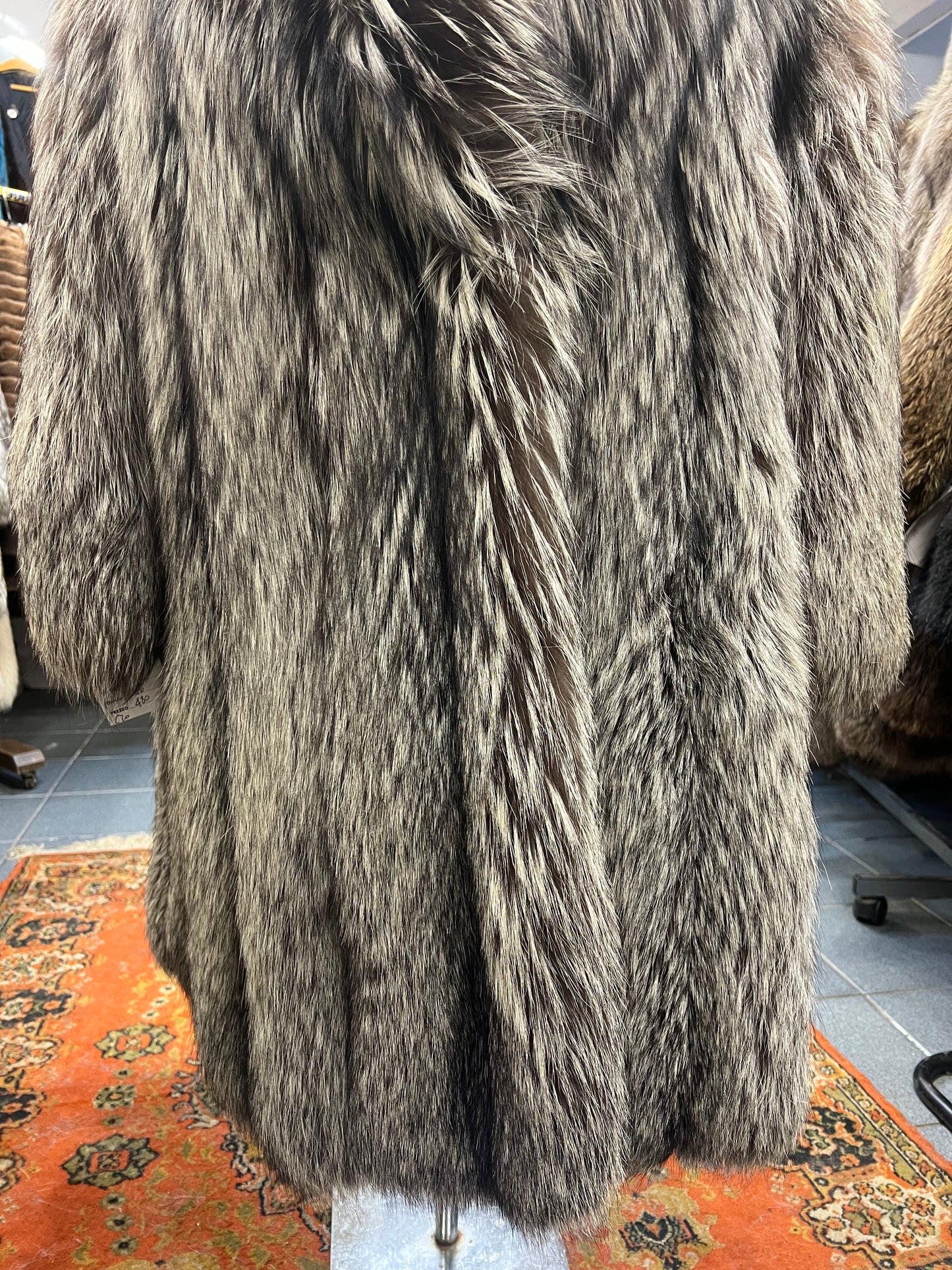 Manteau en fourrure de renard argenté