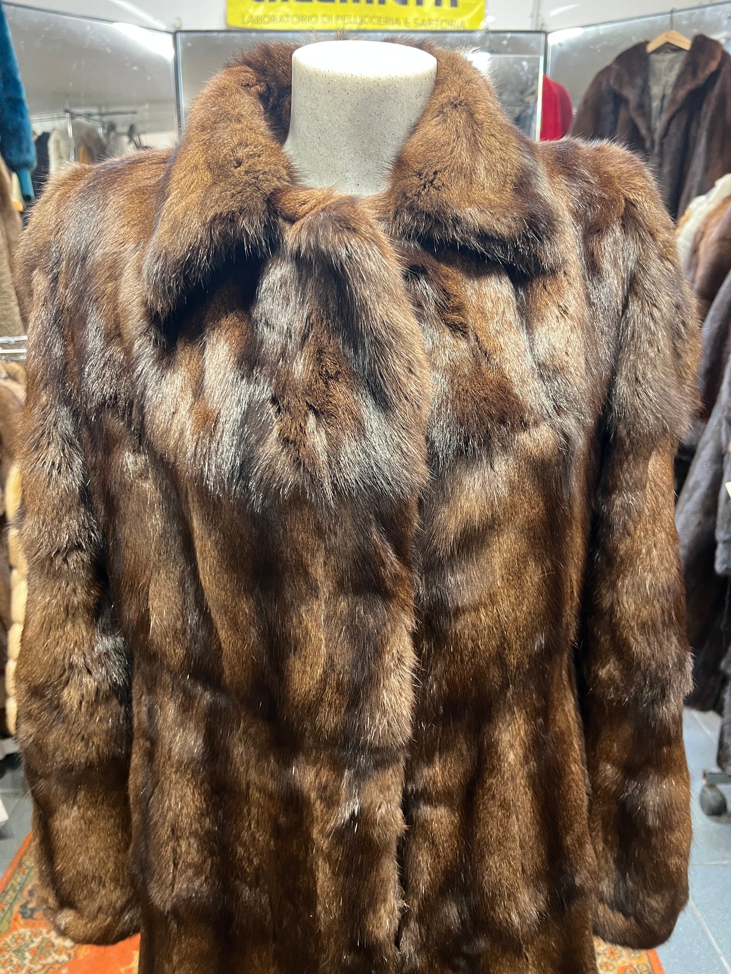 Manteau en fourrure petit-gris 2713