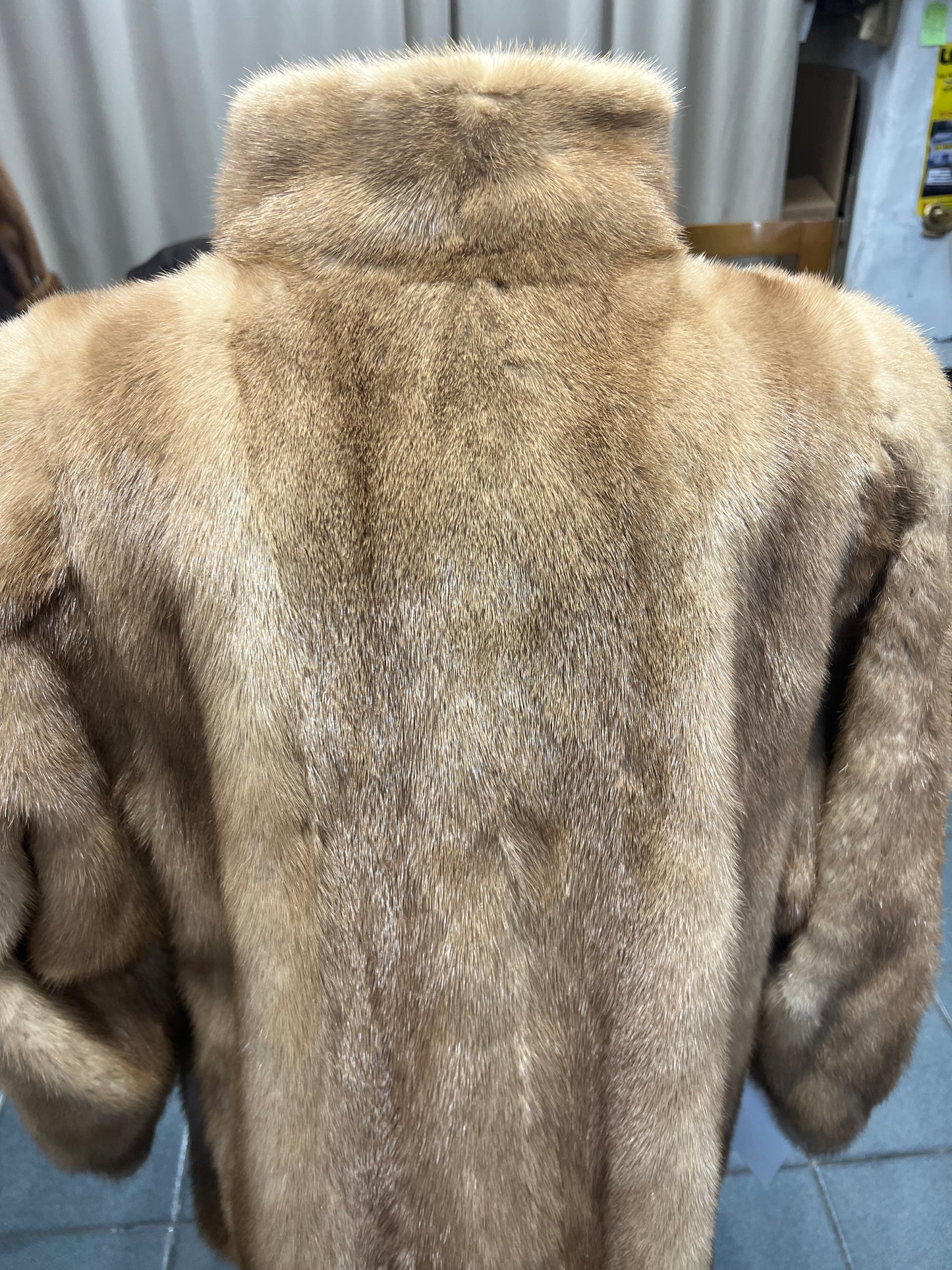 Manteau en fourrure de vison. Cod:2672