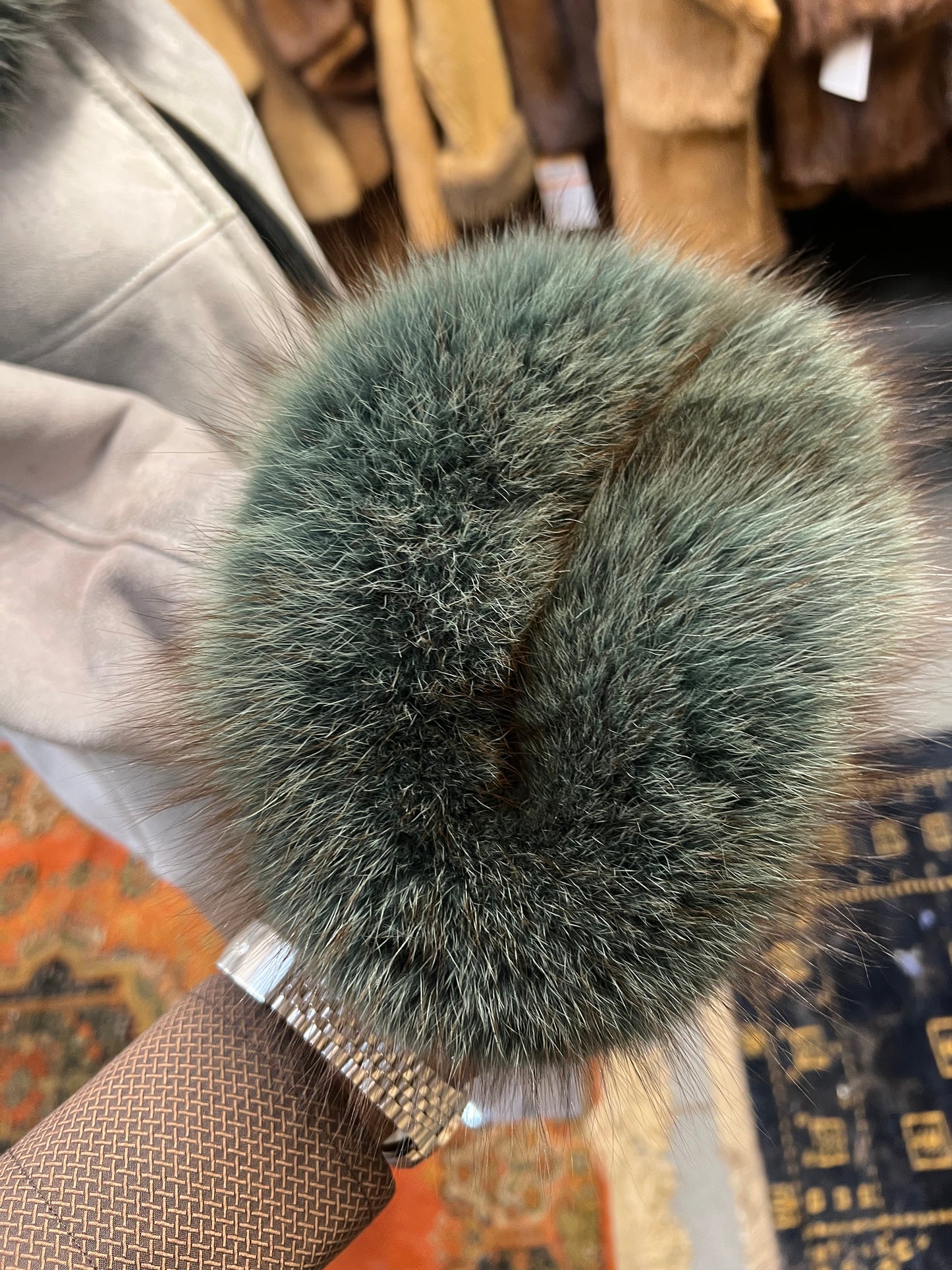 Cape du col et poignée en fourrure