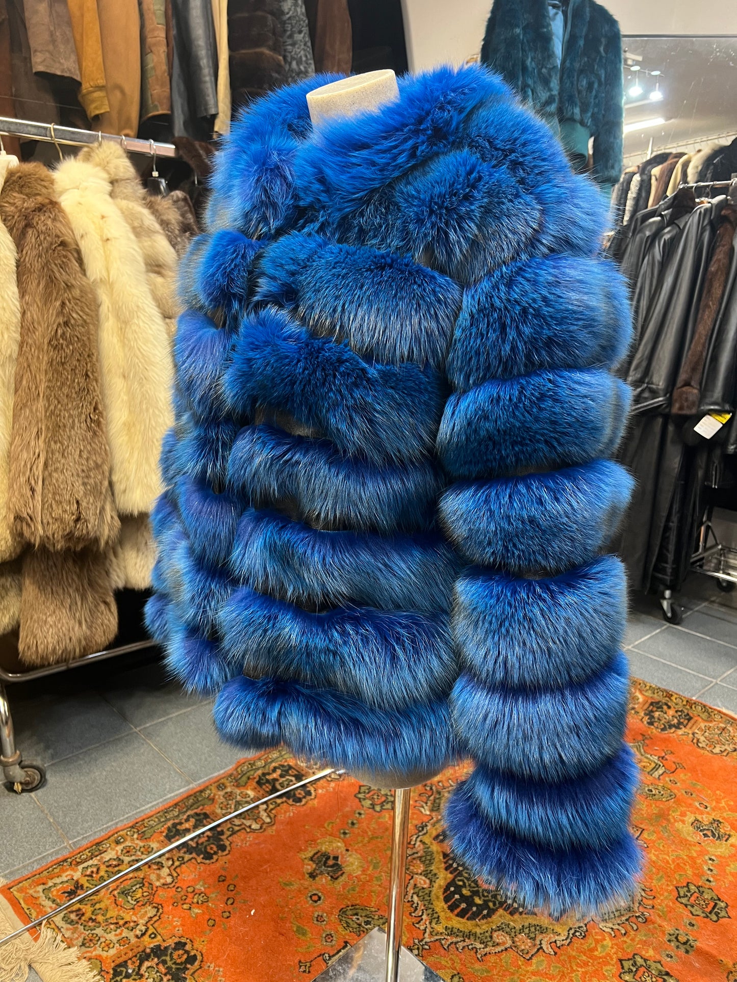 Manteau en renard bleu new collection