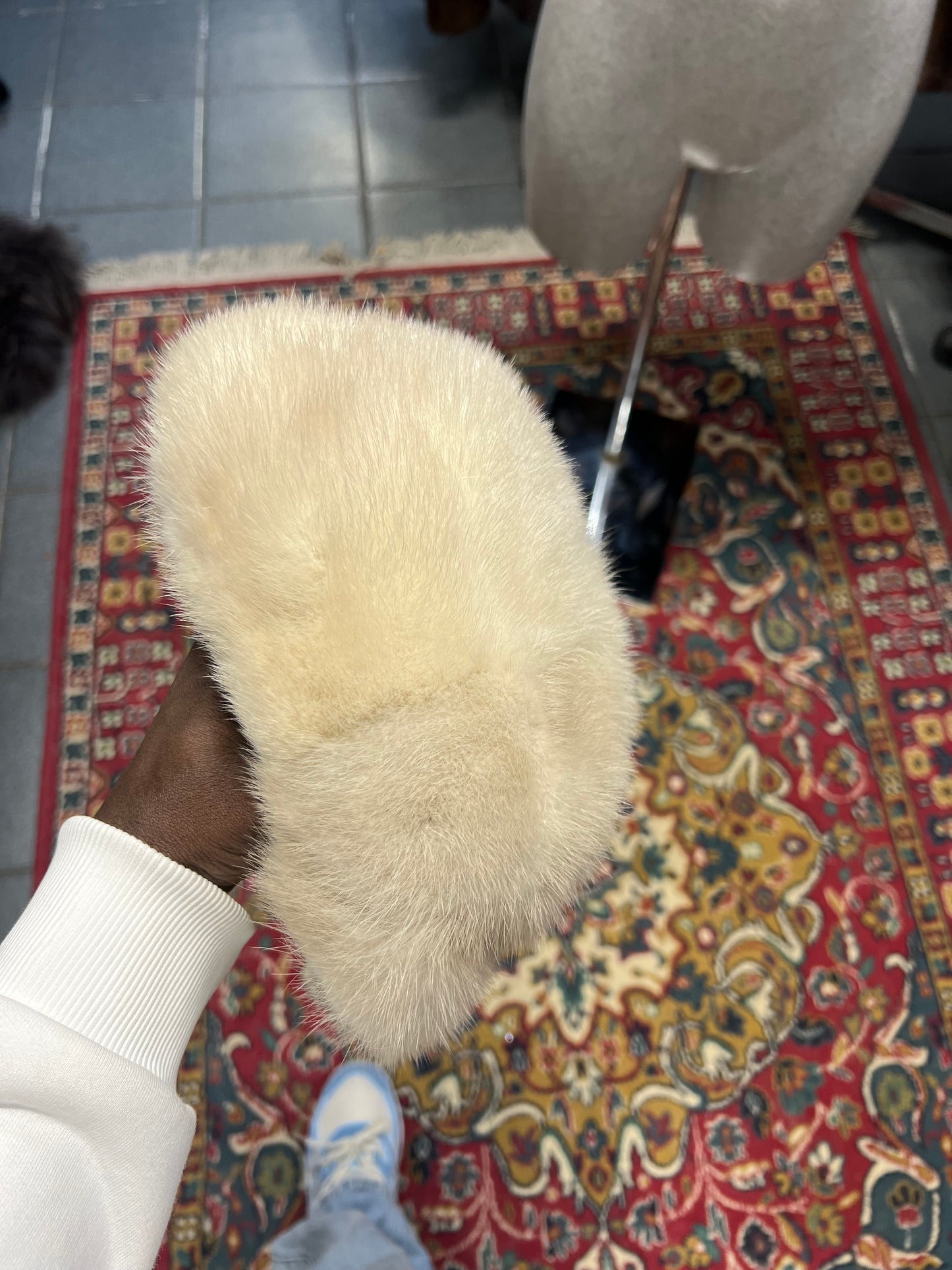 Bonnet en fourrure de vison clair