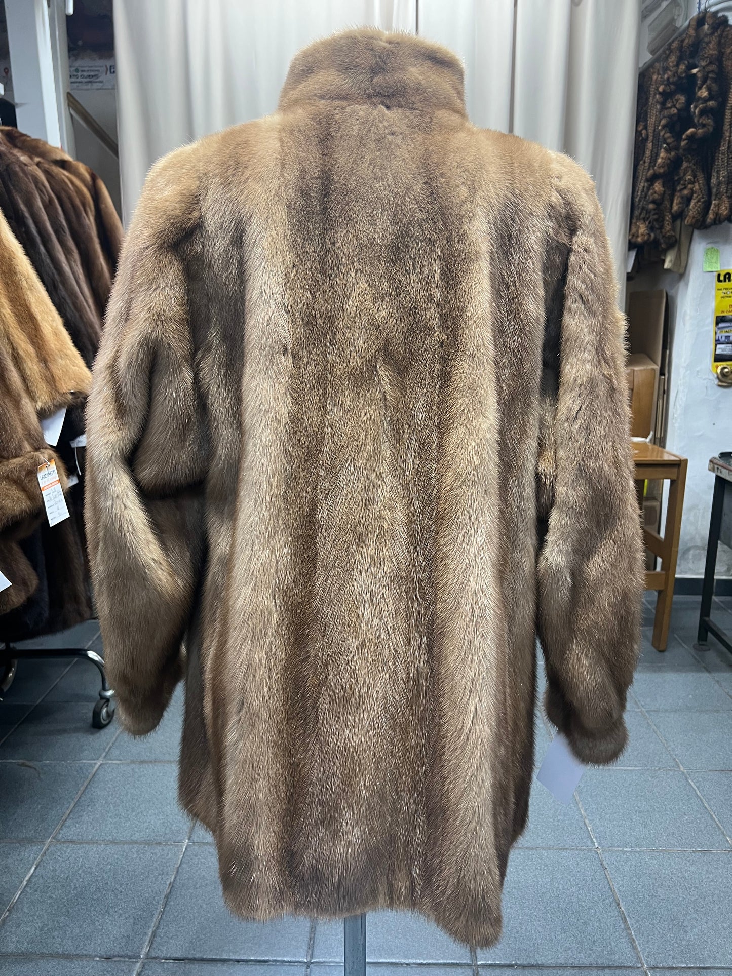 Manteau en fourrure de vison. Cod:2672