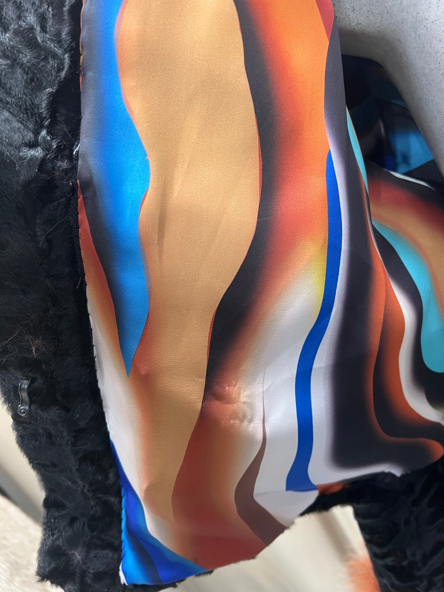 Cape Persan et Renard rose sur le col et le poignet