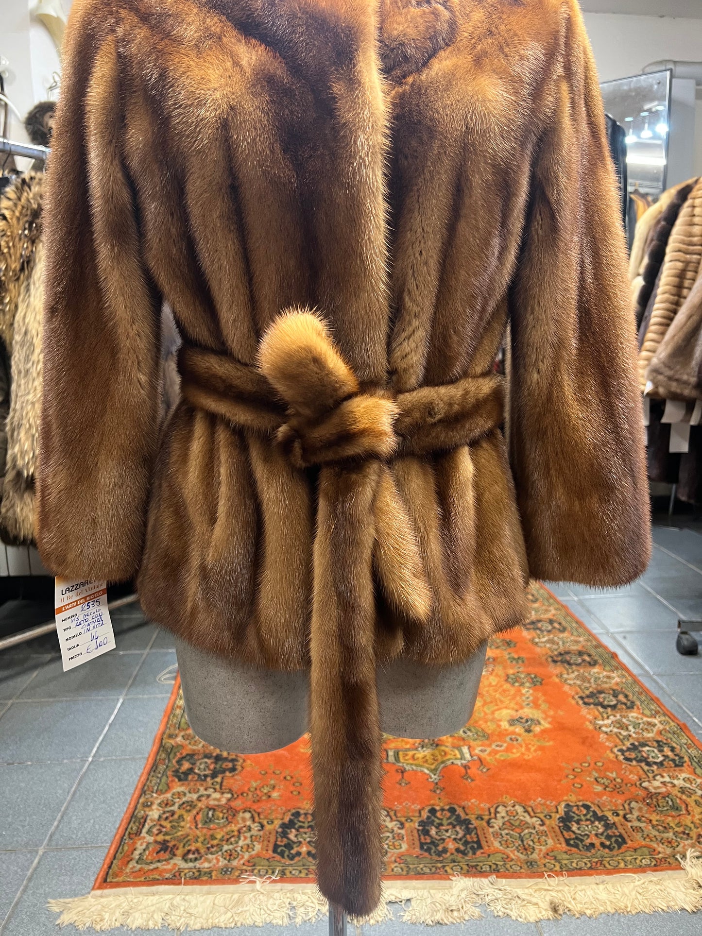 Cape en fourrure de vison 2535