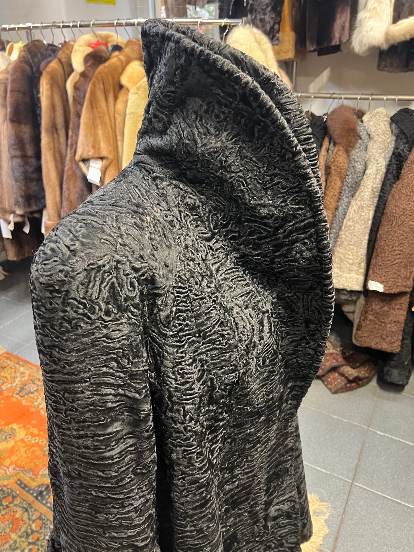 Manteau en fourrure astrakan