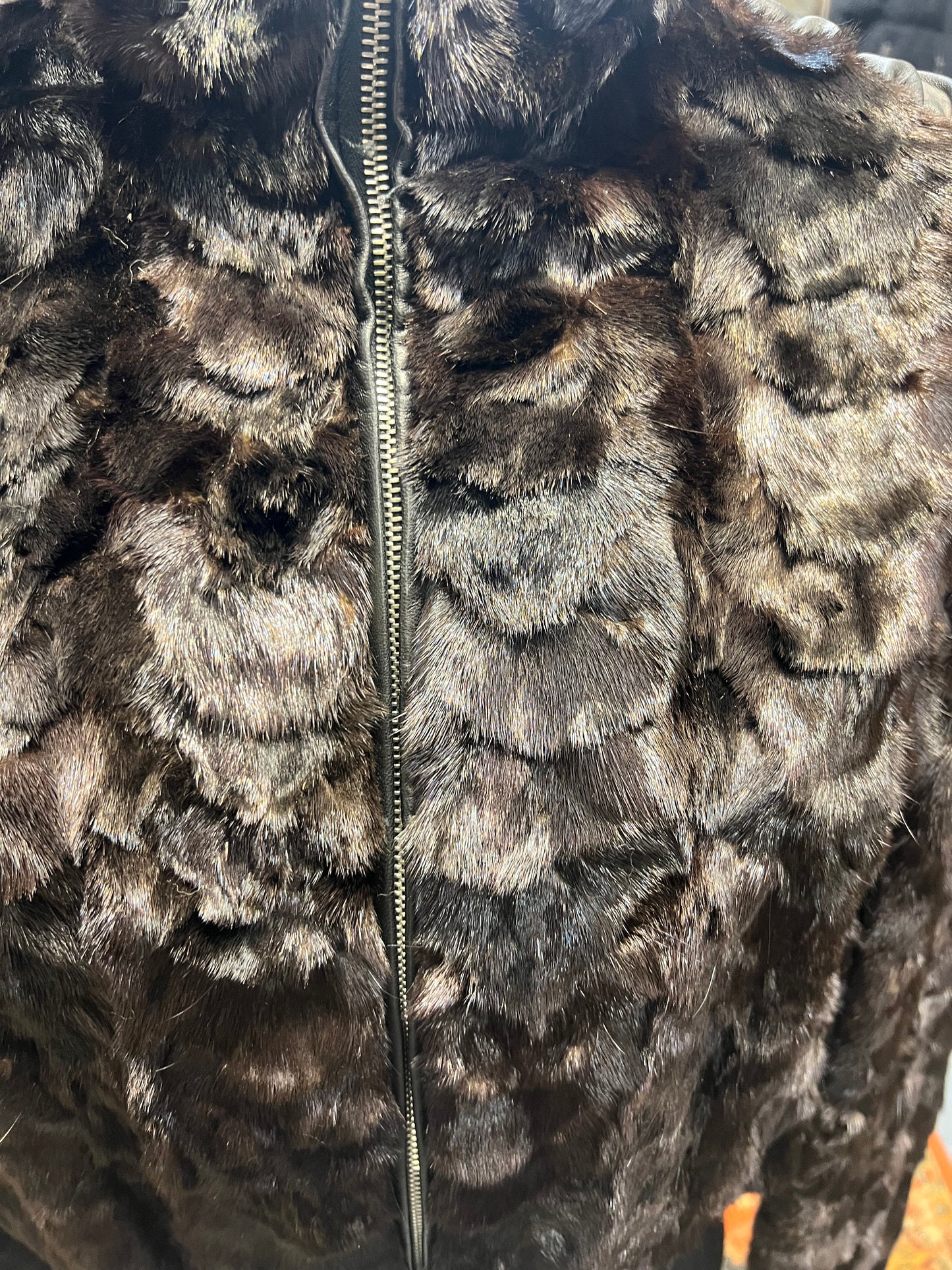 Cape de vison et cuir